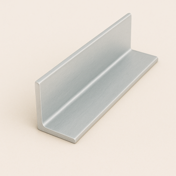 Уголок алюминиевый прессованный равнополочный 85х3х3 мм М40 ГОСТ 13737-90 в наличии в Кирове